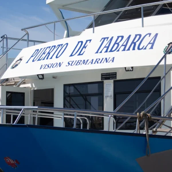 barco-a-tabarca-galeria-catamaran-azul-frontal