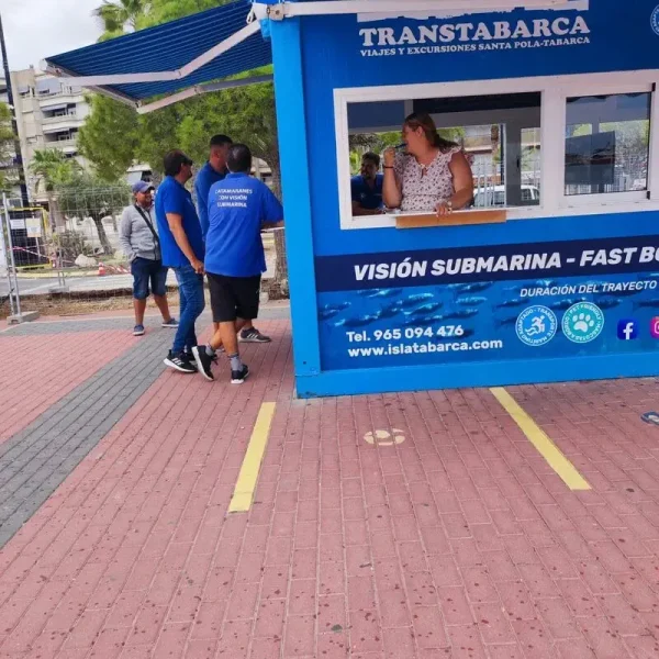 Empleados en caseta Transtabarca Santa Pola