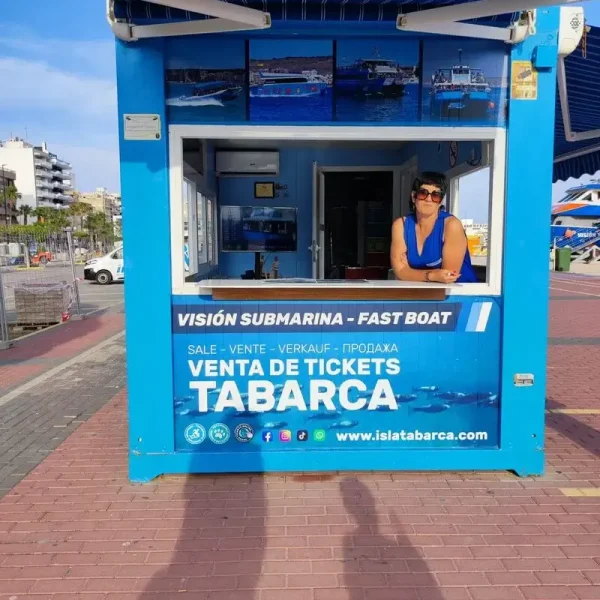 Mujer caseta azul Transtabarca Santa Pola